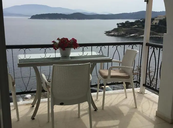 Corfu In Kassiopi's Castle By Sea Side Appartement
